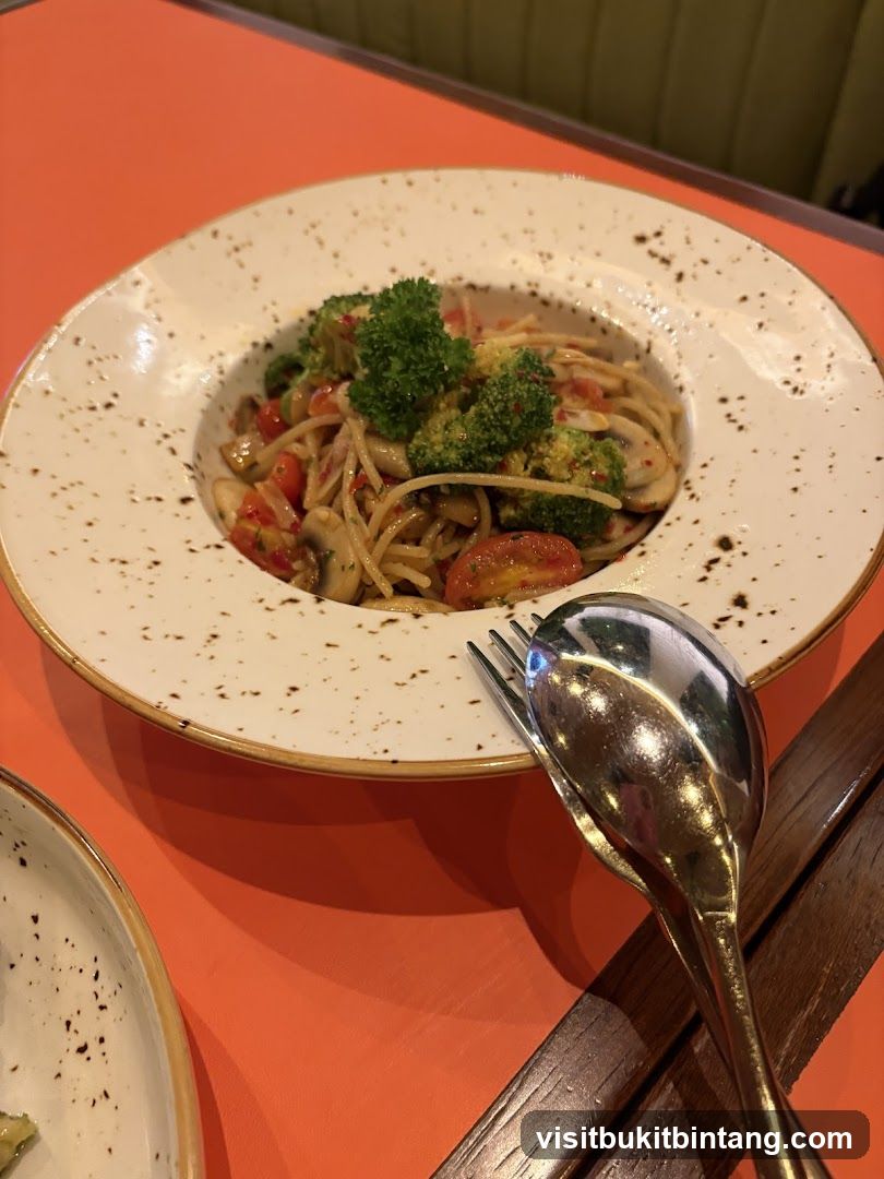 Spaghetti with Broccoli and Tomatoes