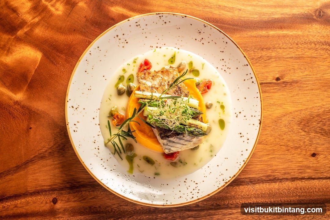 Fish Dish with Asparagus and Puree