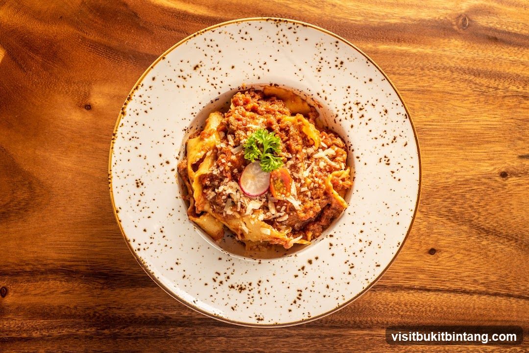 Lasagna with Meat Sauce