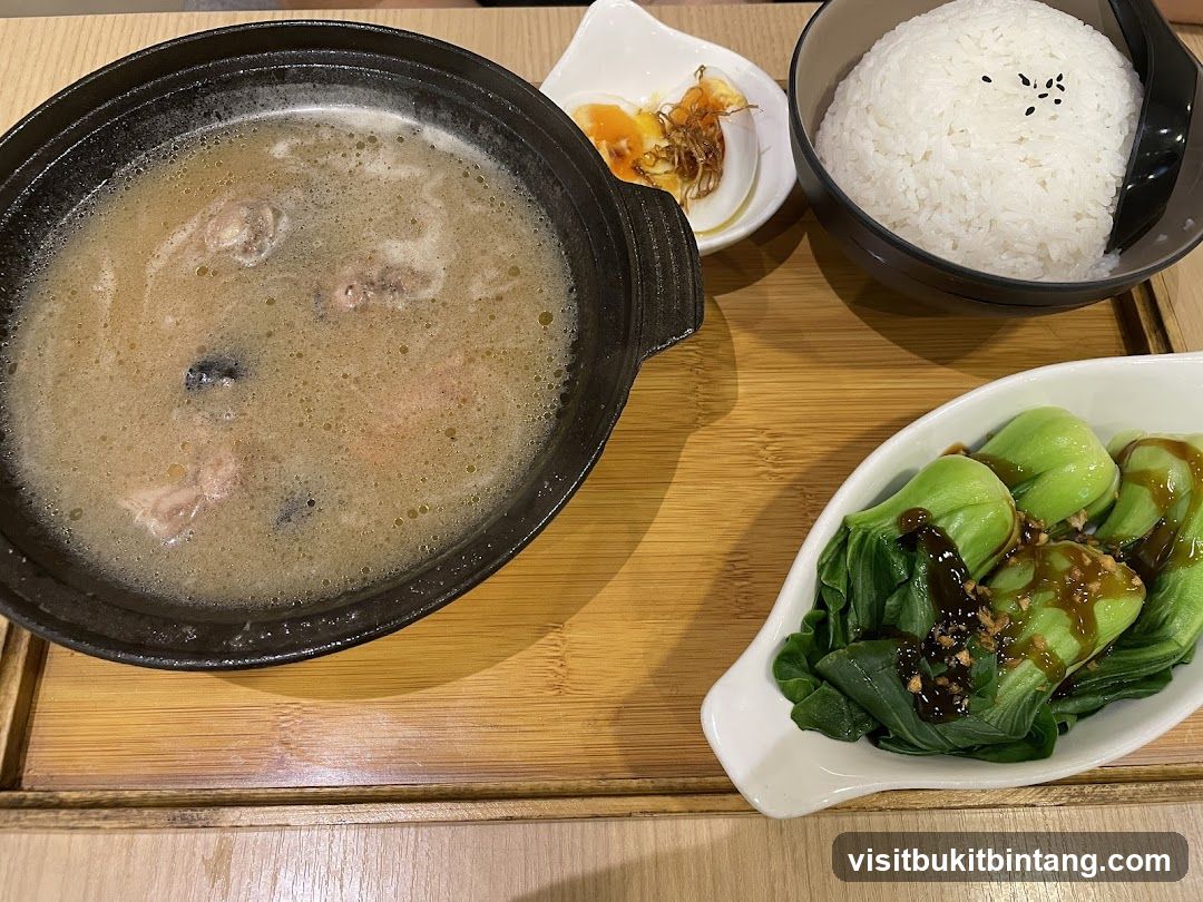 Pork Rib Soup with Rice and Vegetables