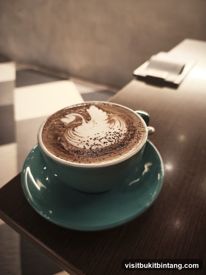 Latte with Swan Art