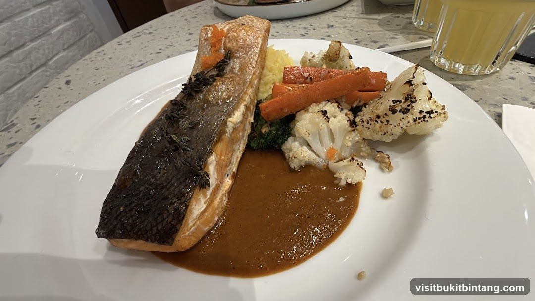 Salmon with Roasted Vegetables
