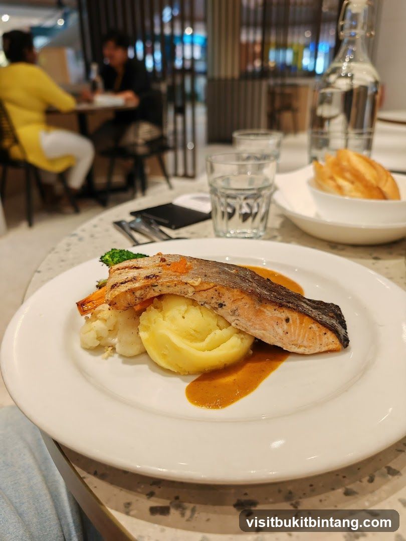 Salmon with Mashed Potatoes and Vegetables
