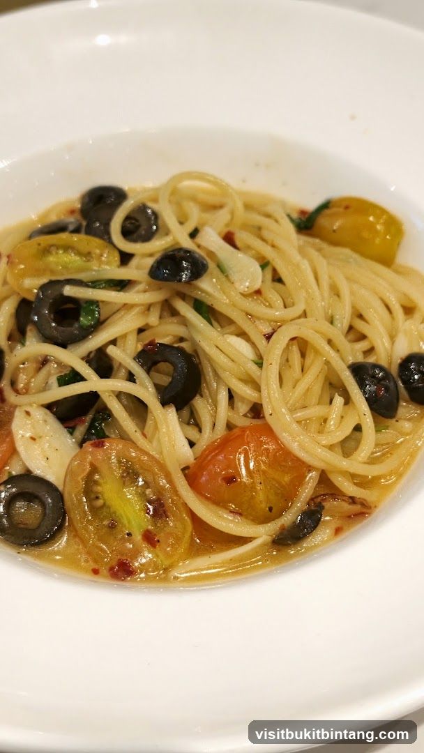 Spaghetti with Tomatoes and Olives