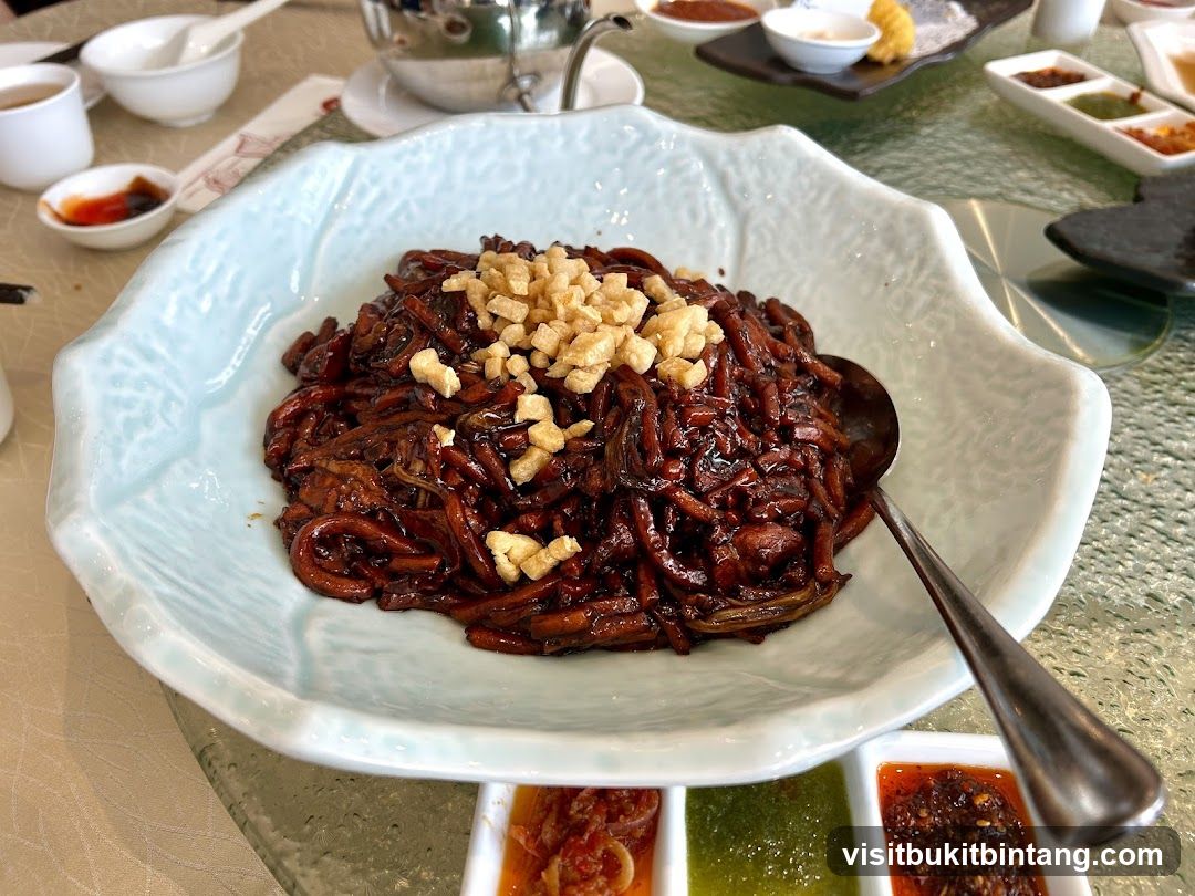 Noodles with Toppings
