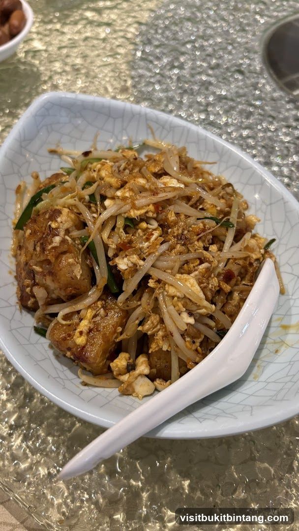Stir-fried Turnip Cake with Bean Sprouts