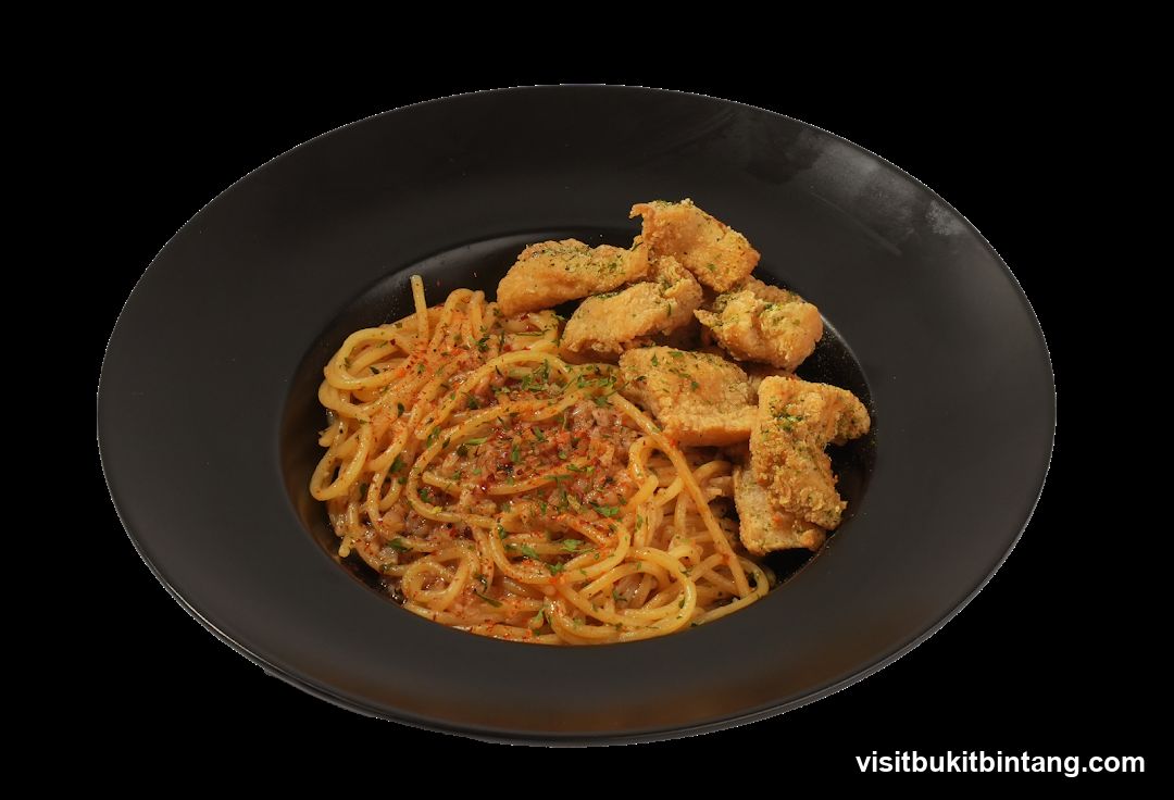 Spaghetti with Fried Chicken Pieces