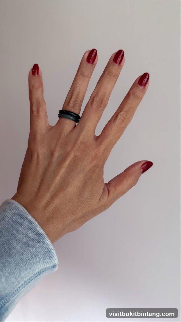 Hand with rings