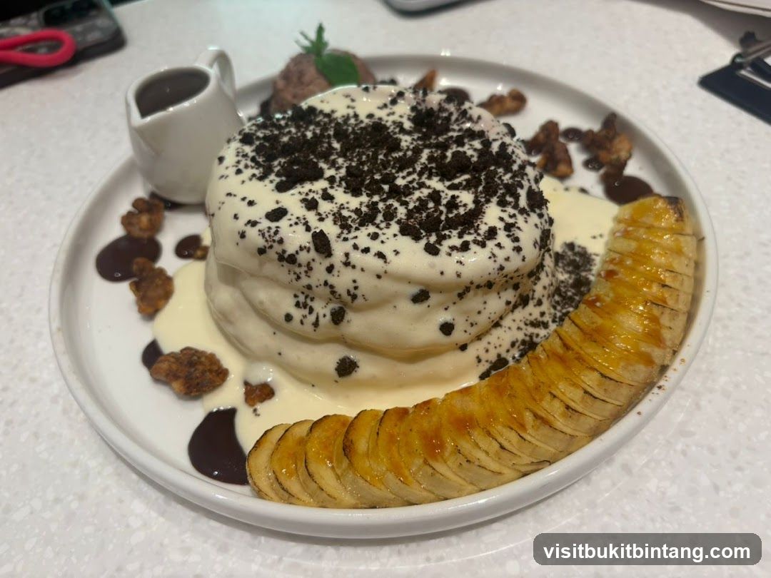 Fluffy Pancakes with Cookies and Cream