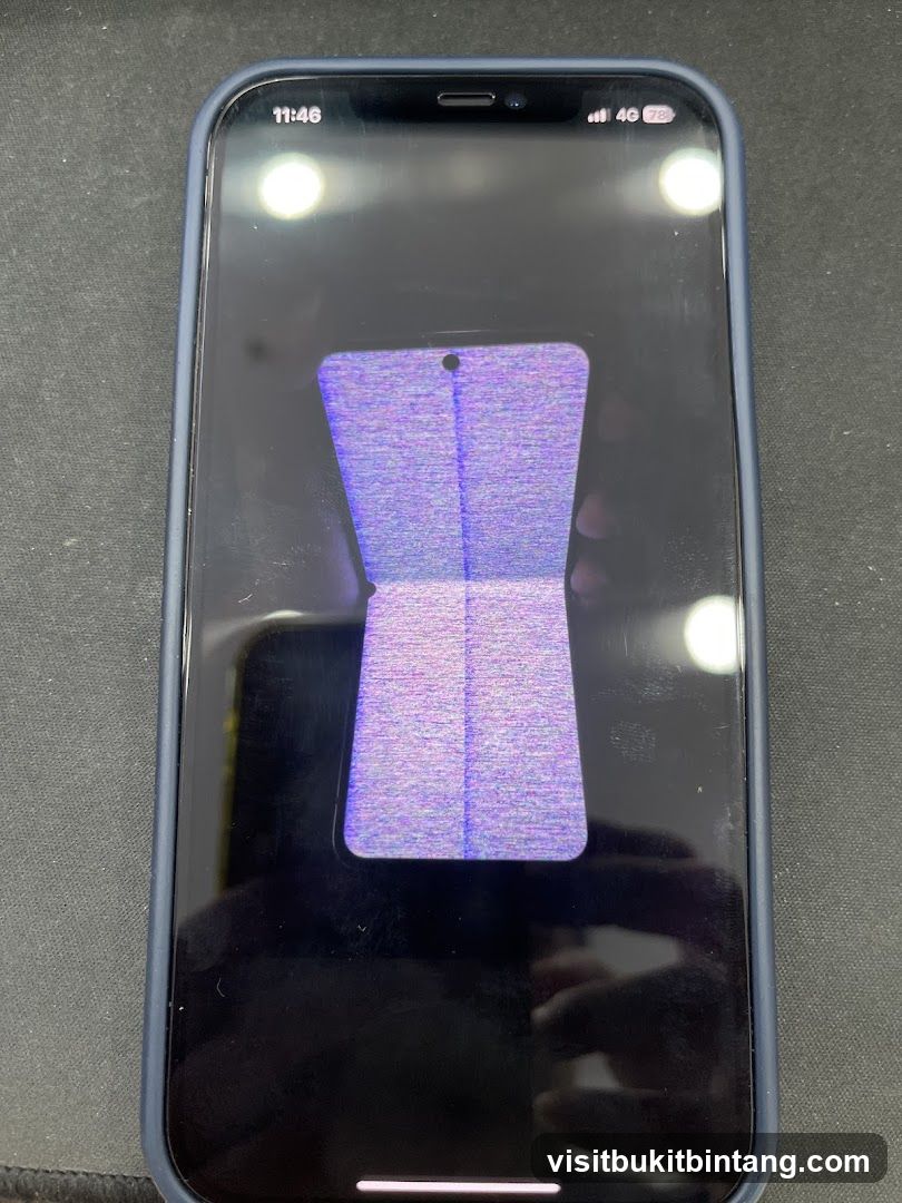 Phone Screen Displaying Purple Pattern