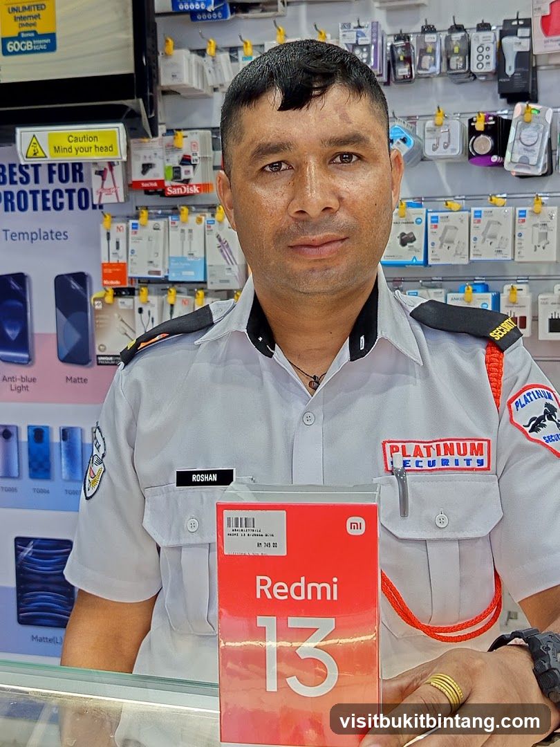 Security Guard with Phone Box