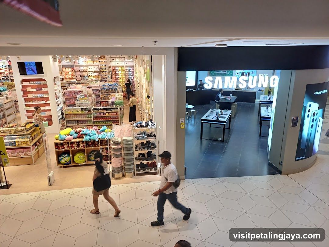 Samsung Experience Store @ The Starling
