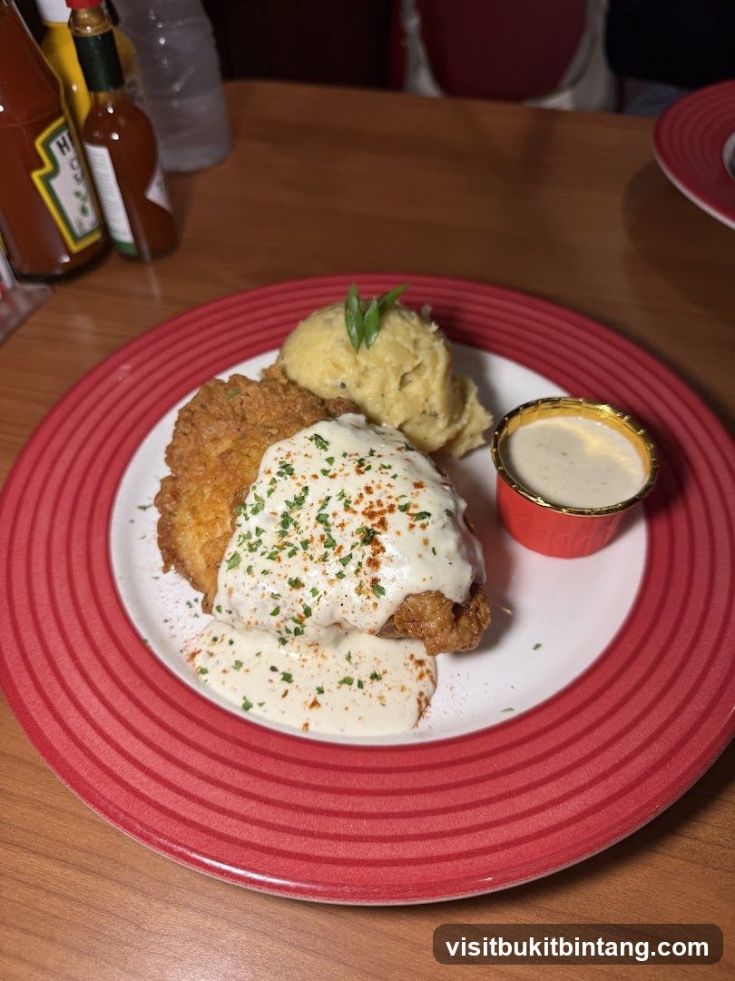 Fried Chicken with Mashed Potatoes and Gravy