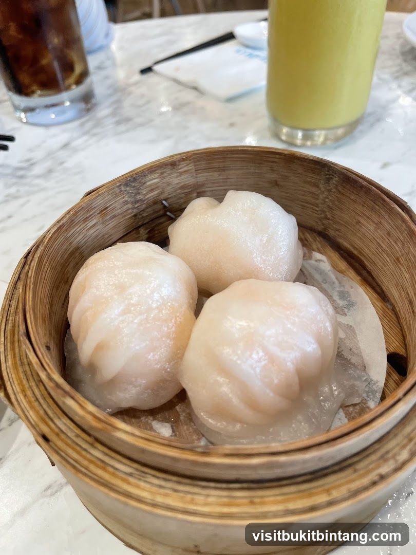 Shrimp Dumplings in Bamboo Steamer