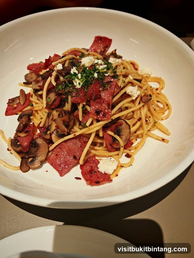 Spaghetti with Meat and Mushrooms