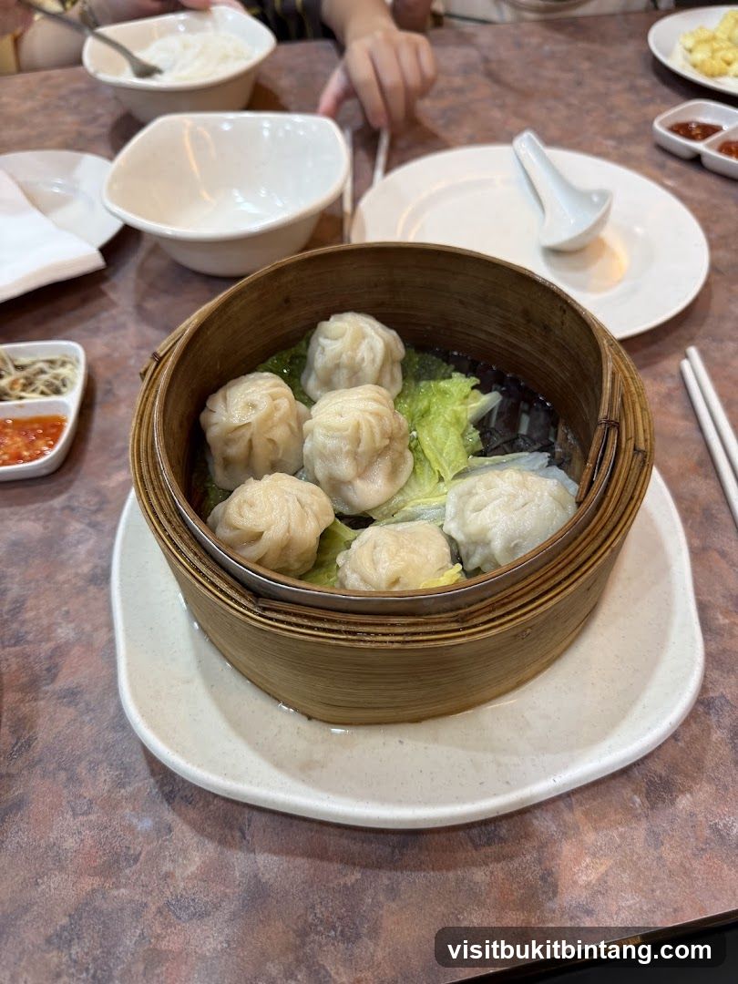 Steamed Dumplings in Bamboo Steamer