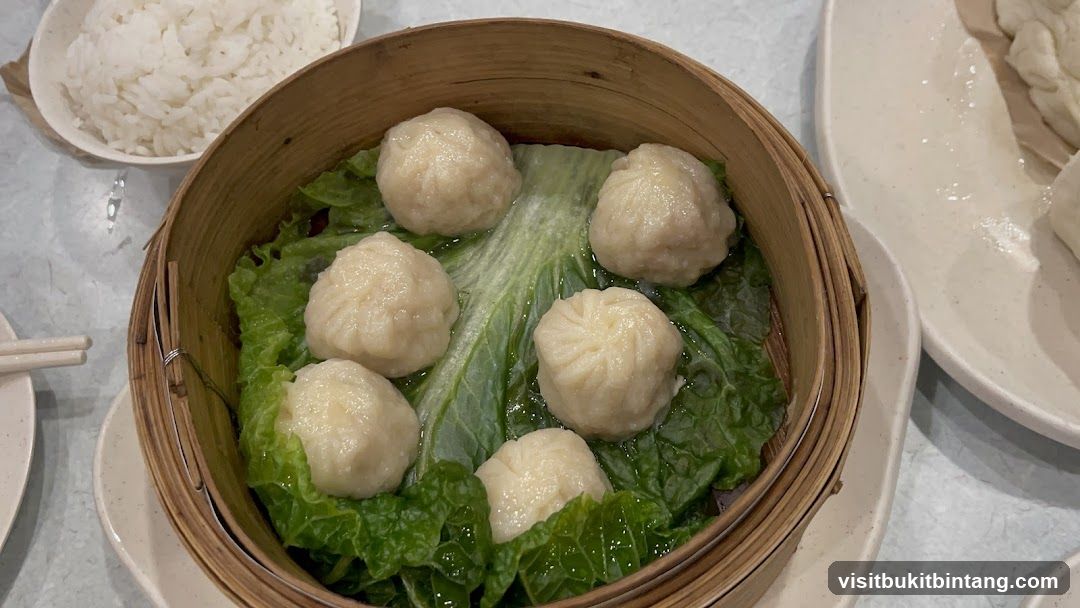 Steamed Dumplings with Rice