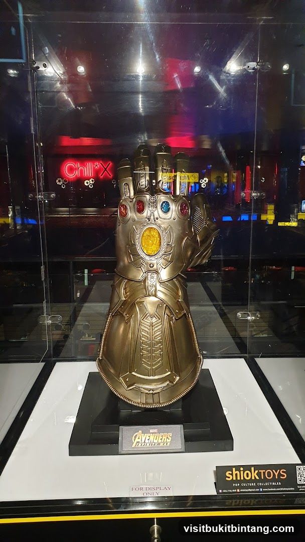 Infinity Gauntlet Replica