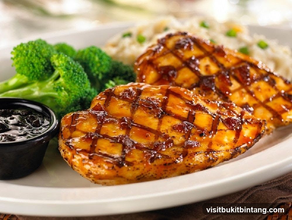 Grilled Chicken with Broccoli and Mashed Potatoes
