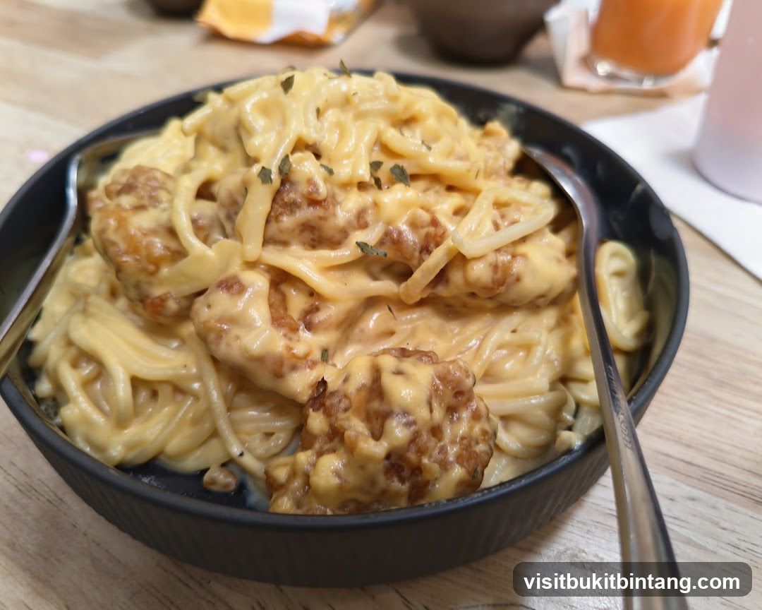 Creamy Spaghetti with Fried Chicken Bites