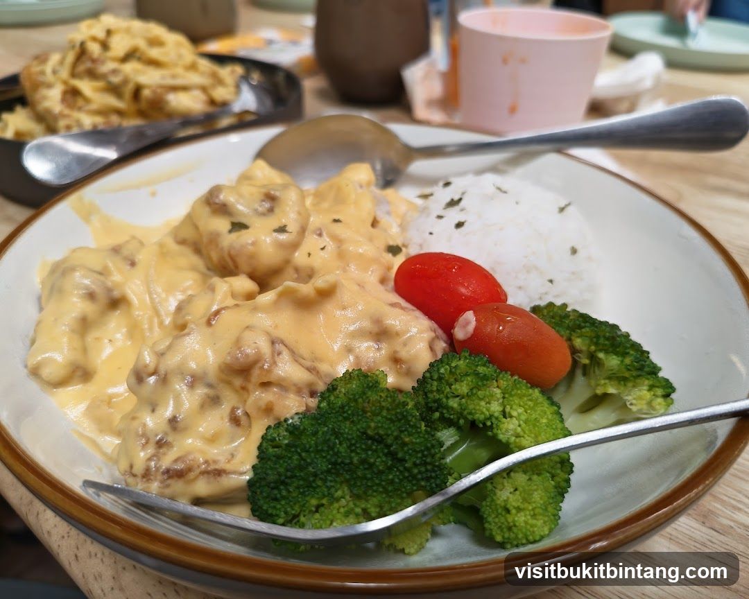 Creamy Chicken with Rice and Broccoli