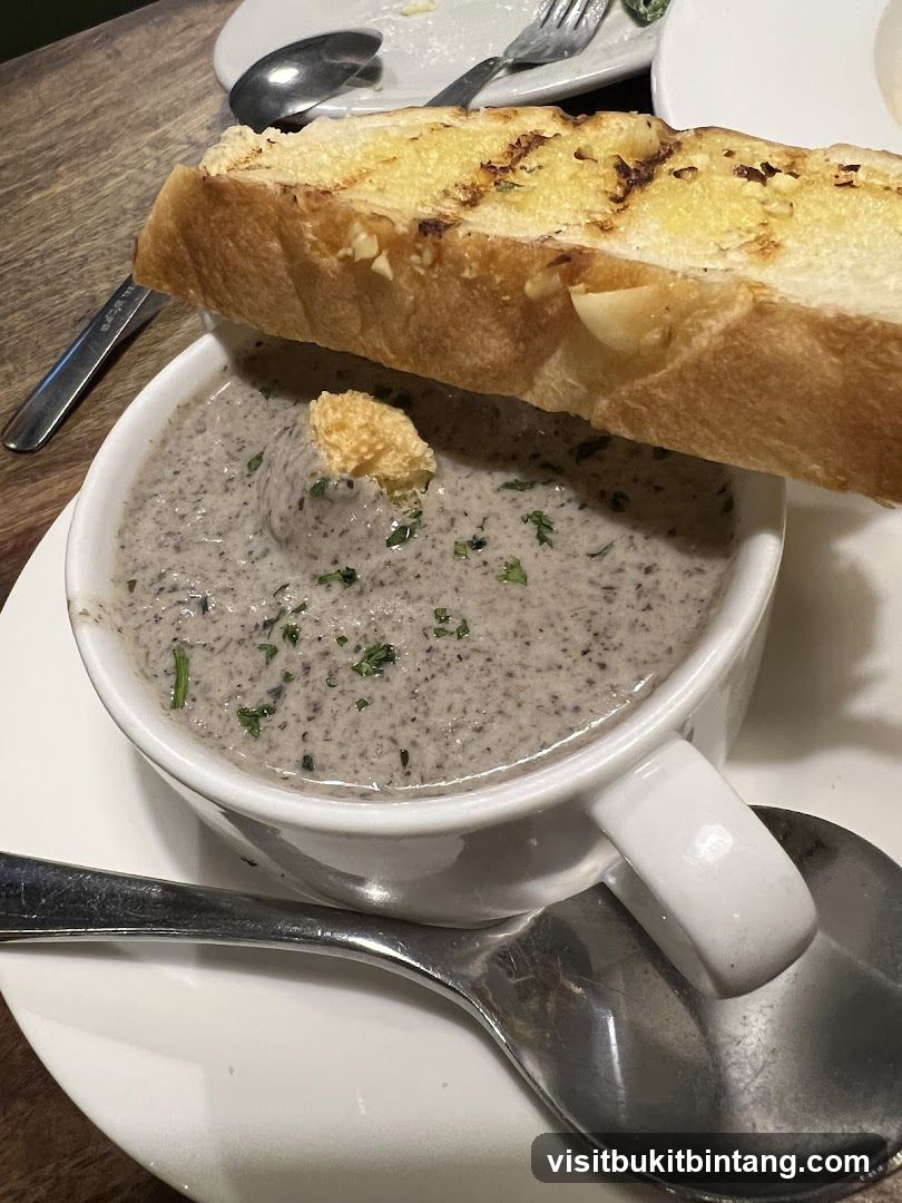 Mushroom Soup with Garlic Bread