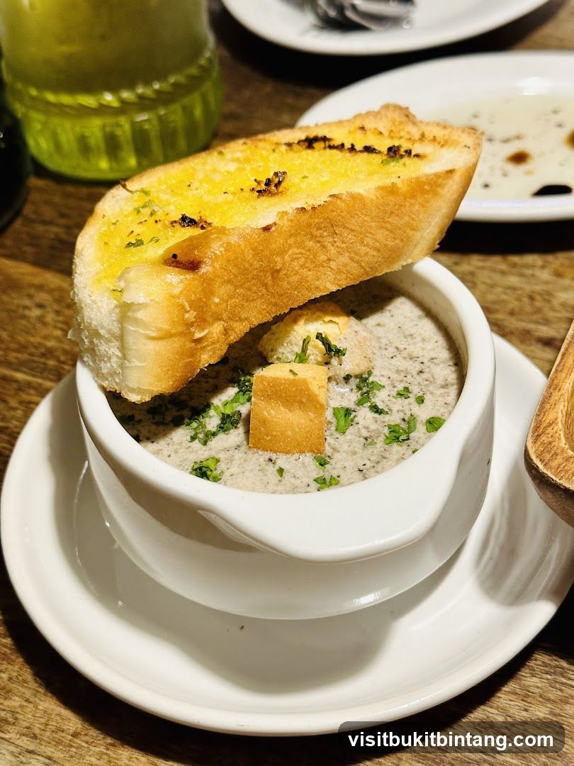 Mushroom Soup with Garlic Bread