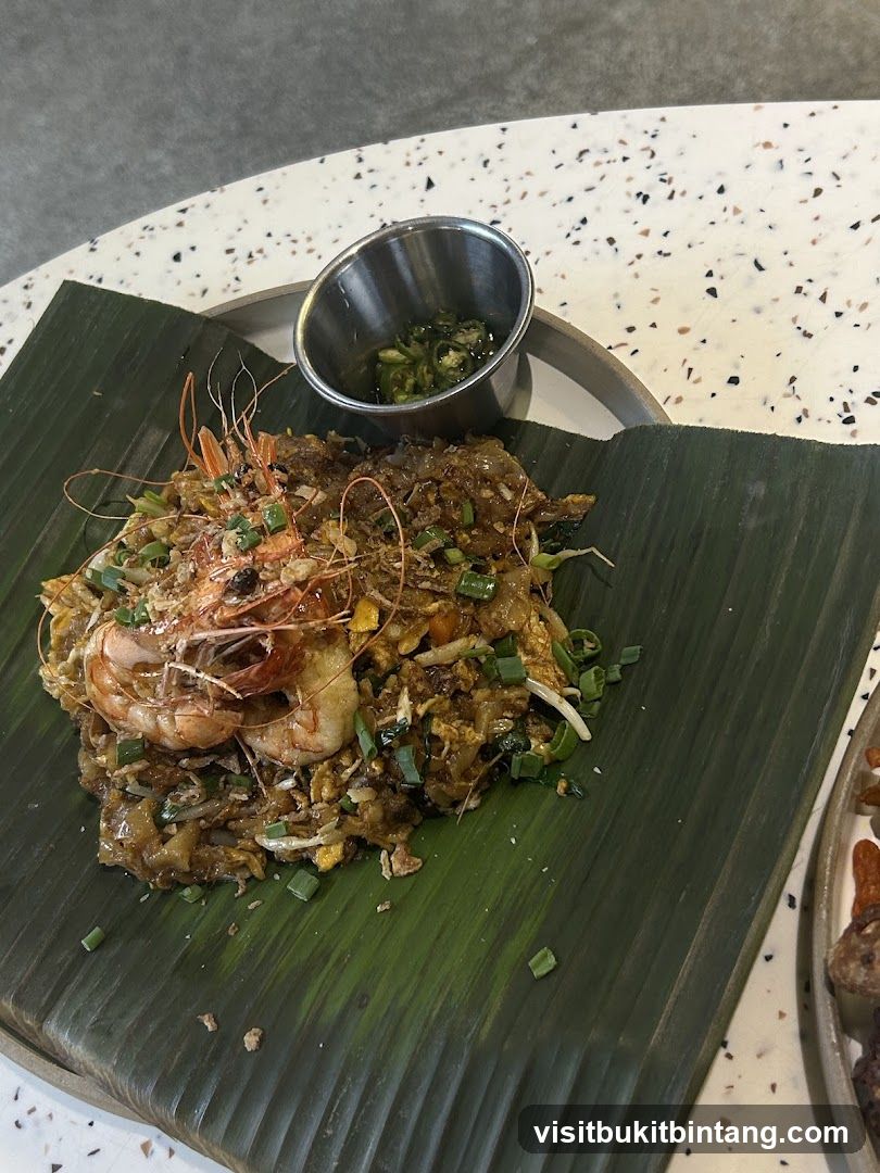 Stir-fried noodles with shrimp