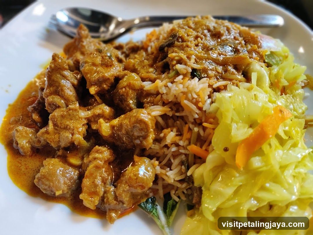 Curry Rice with Meat and Cabbage