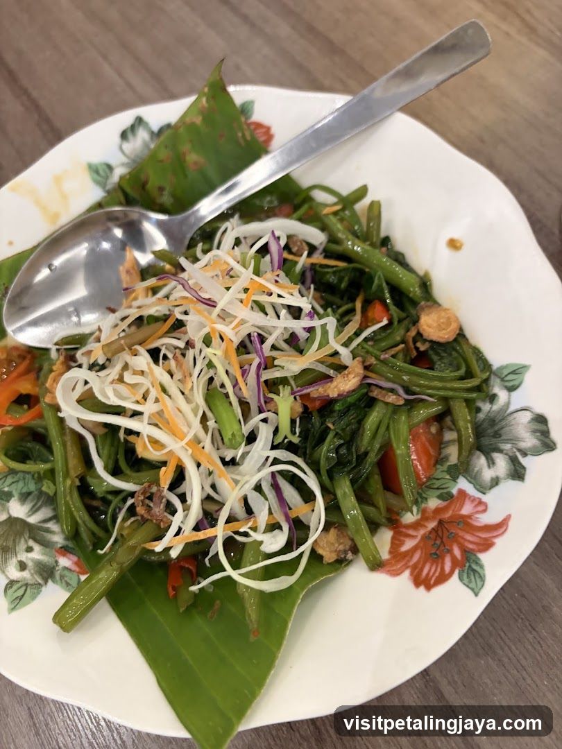 Salad with Shredded Vegetables