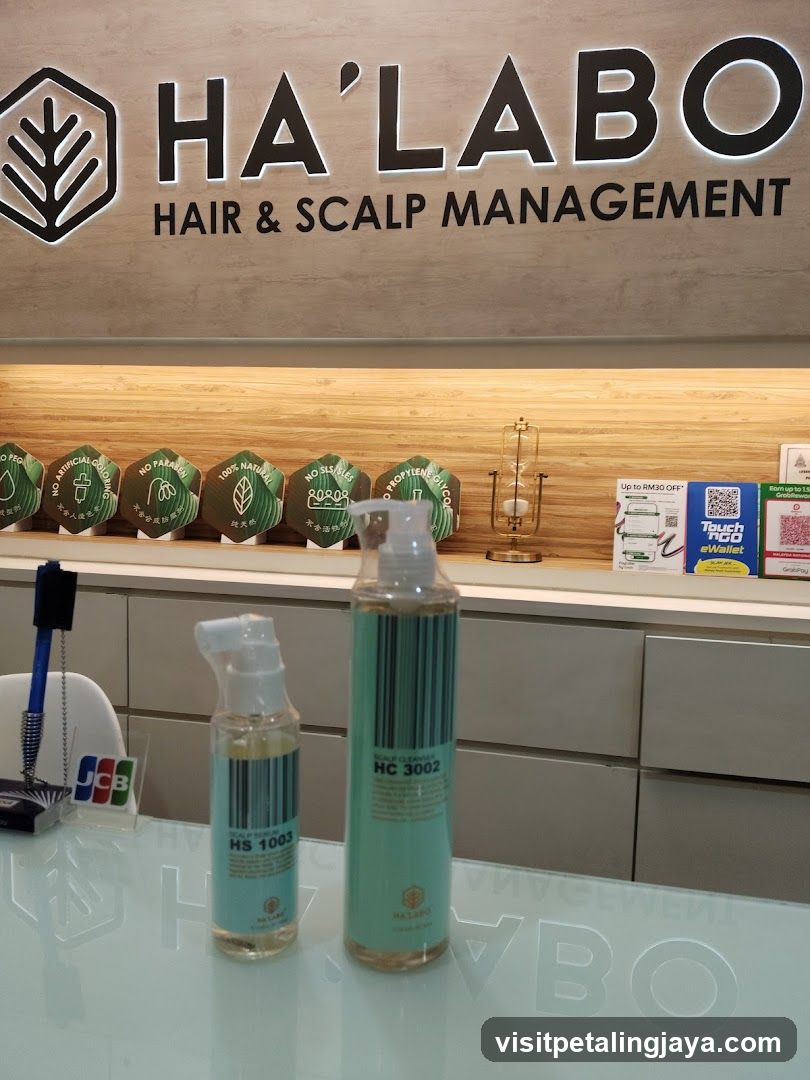 HA'LABO Hair & Scalp Management Interior Display