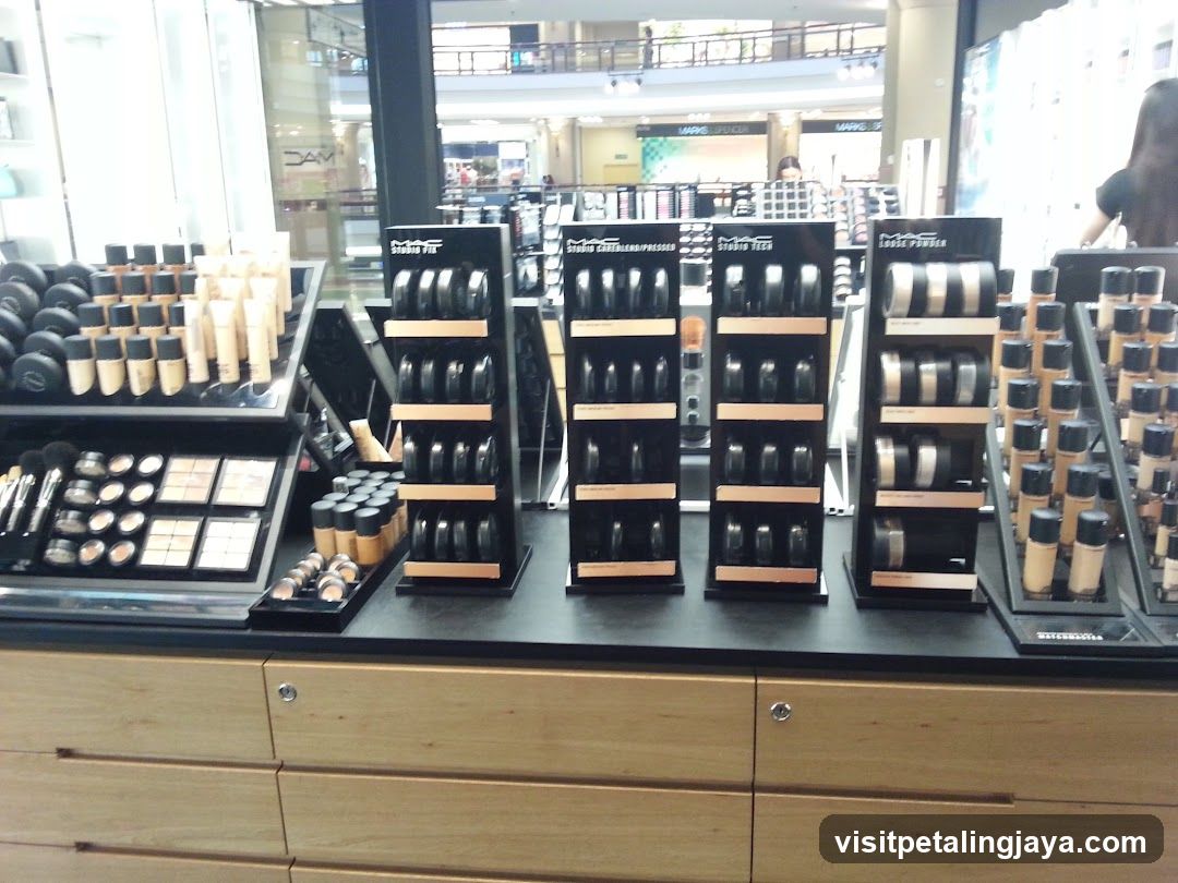 Makeup Display Counter