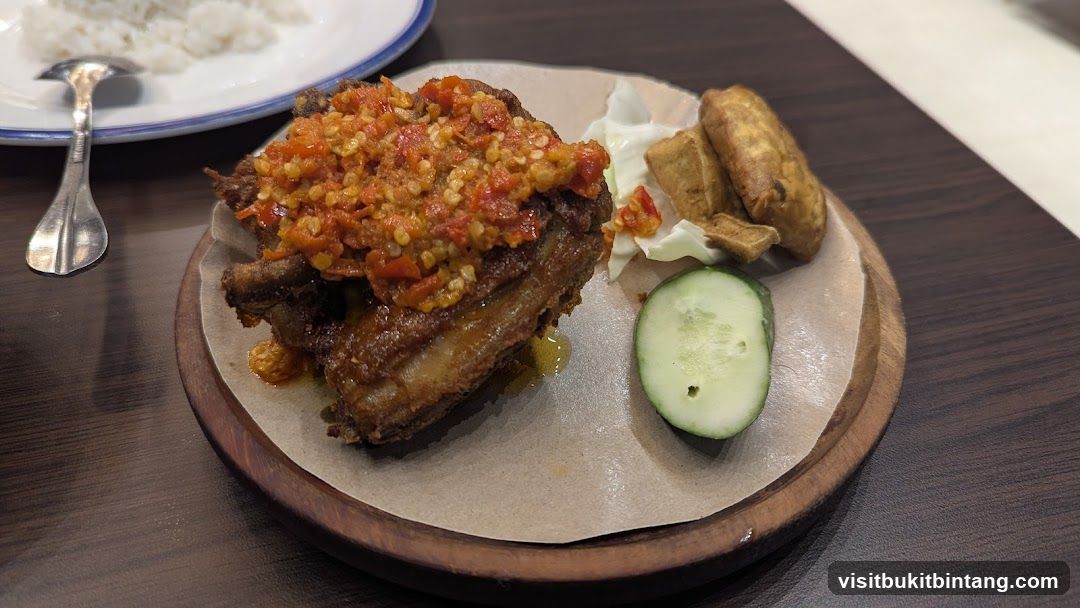 Fried Chicken with Chili Sauce