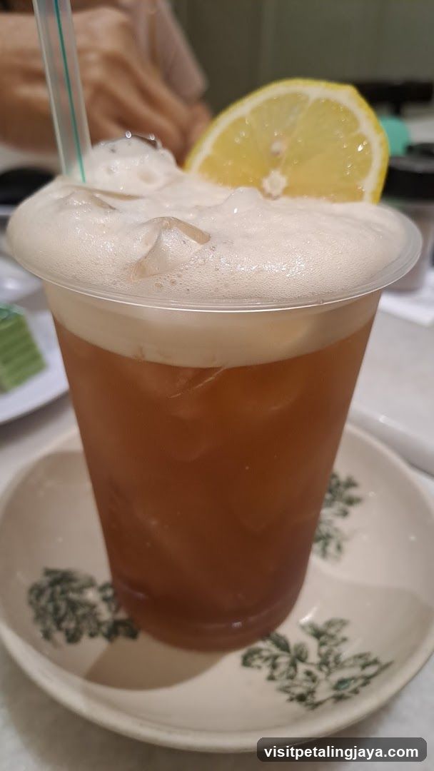 Iced Lemon Tea with Foam