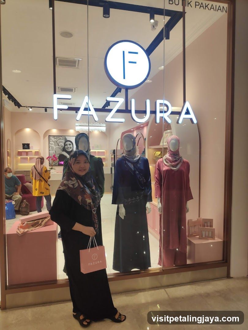 FAZURA @ The Curve