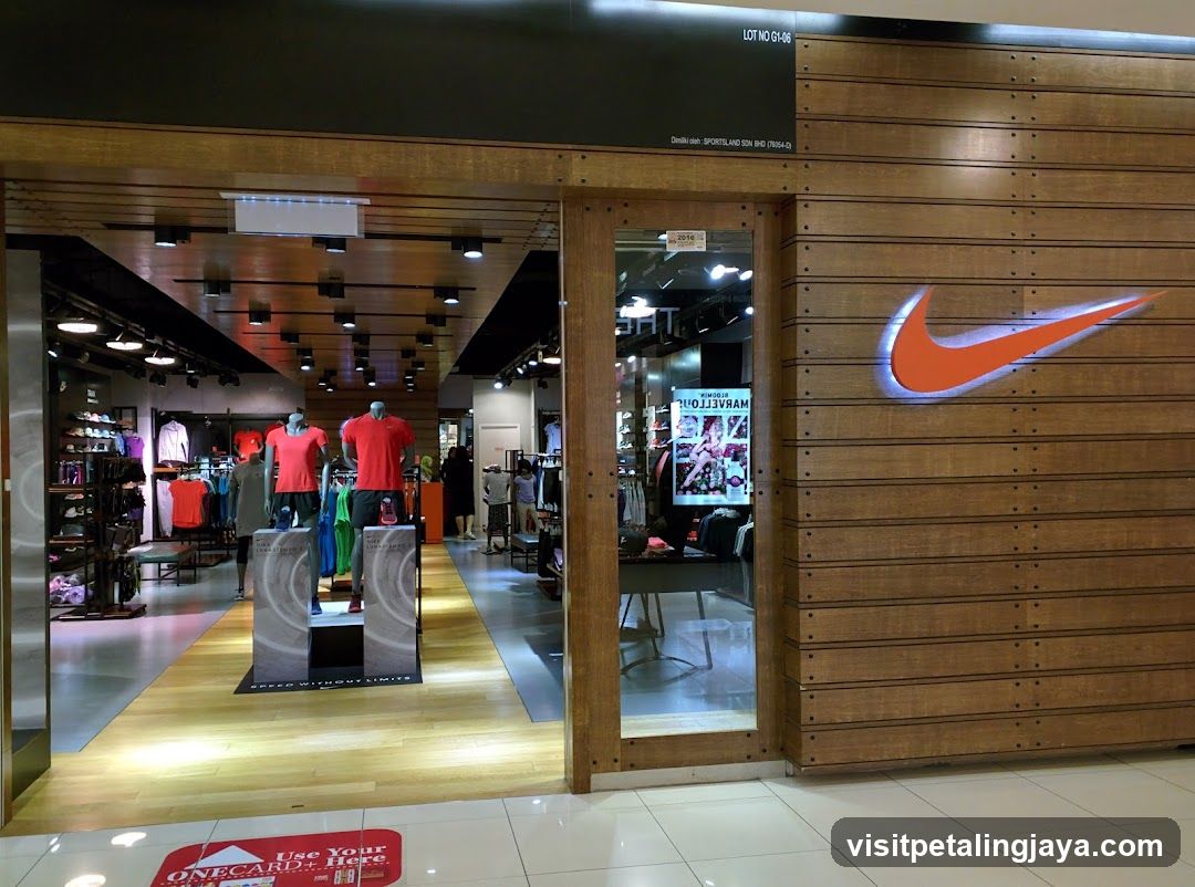 Nike - 1 Utama