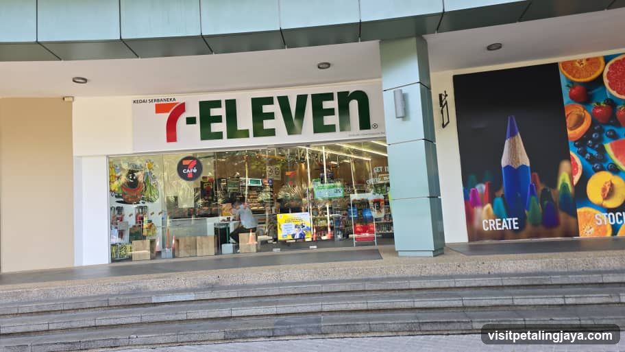 7CAFé by 7-Eleven The Curve Mall (#735)