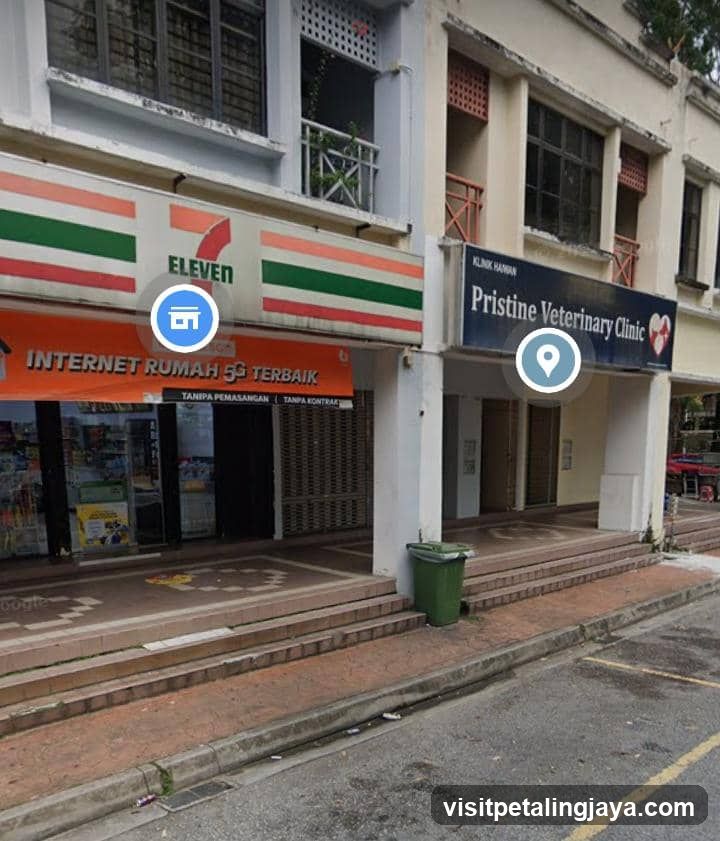 7CAFé by 7-Eleven The Curve Mall (#735)
