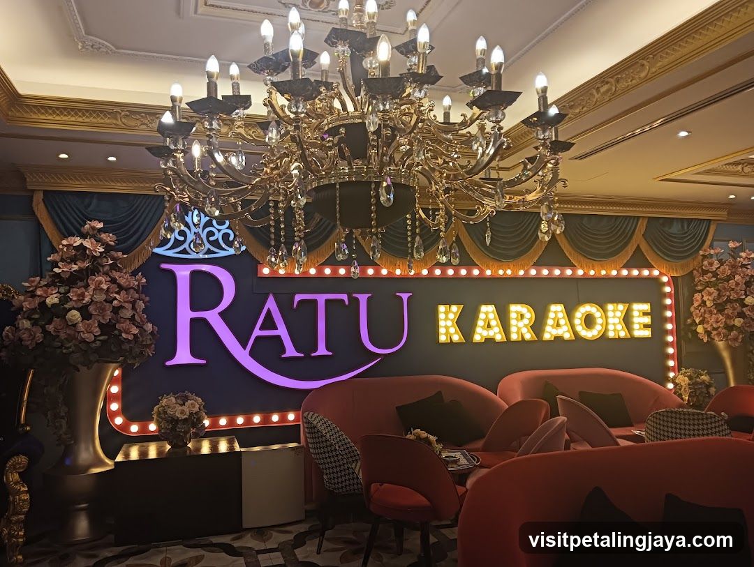 Ratu Karaoke Interior