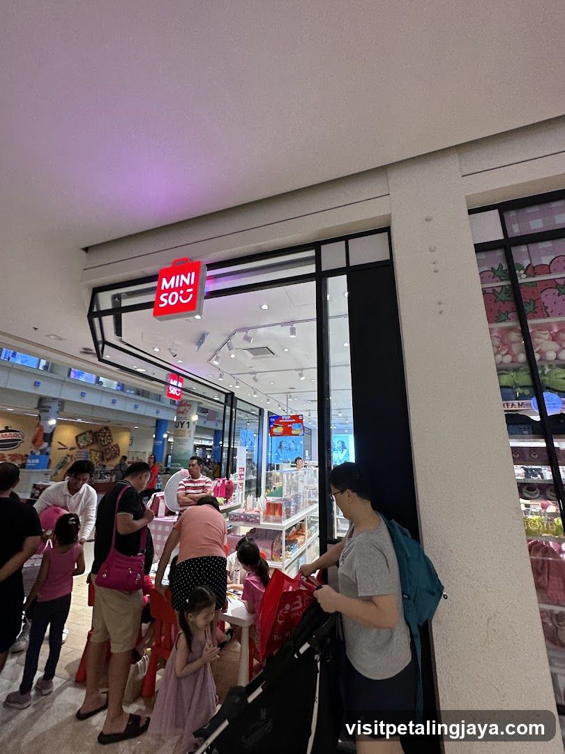 Miniso @ The Curve