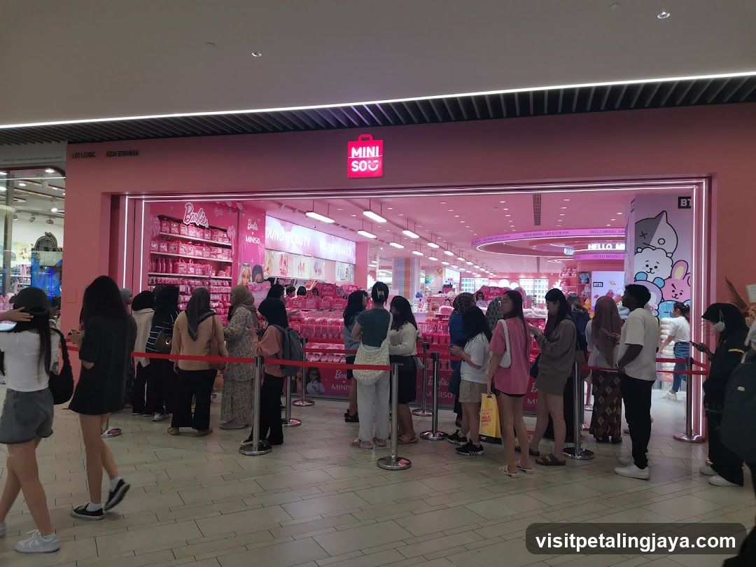 Miniso @ The Curve