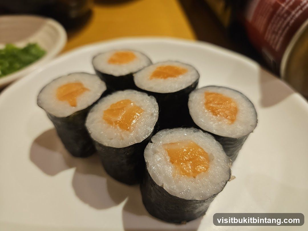 Salmon Maki Rolls