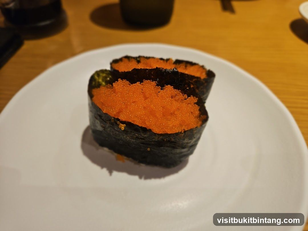 Tobiko Gunkan Maki Sushi