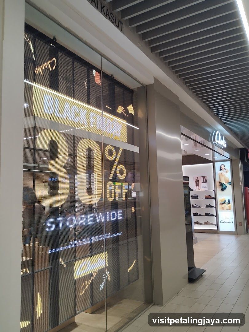Clarks @ One Utama