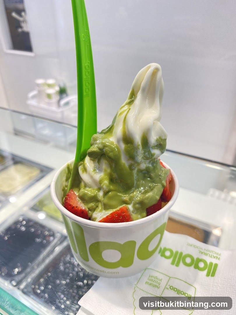 Frozen Yogurt with Strawberries and Matcha Topping