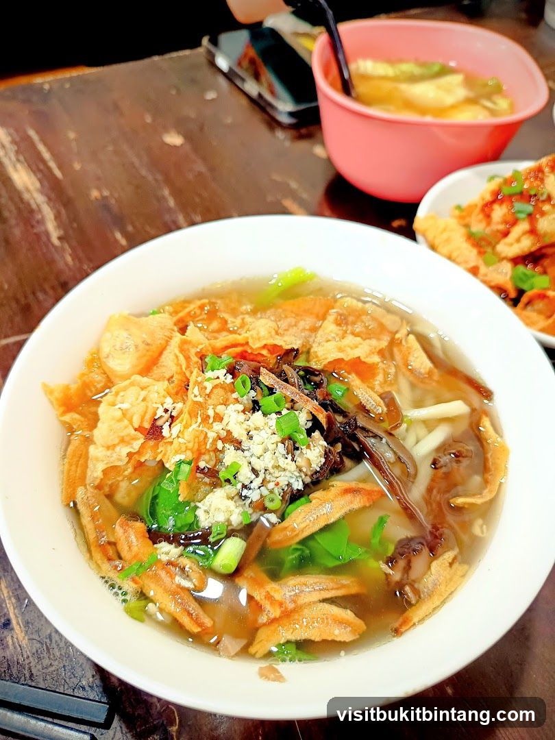 Noodle Soup with Fried Ingredients