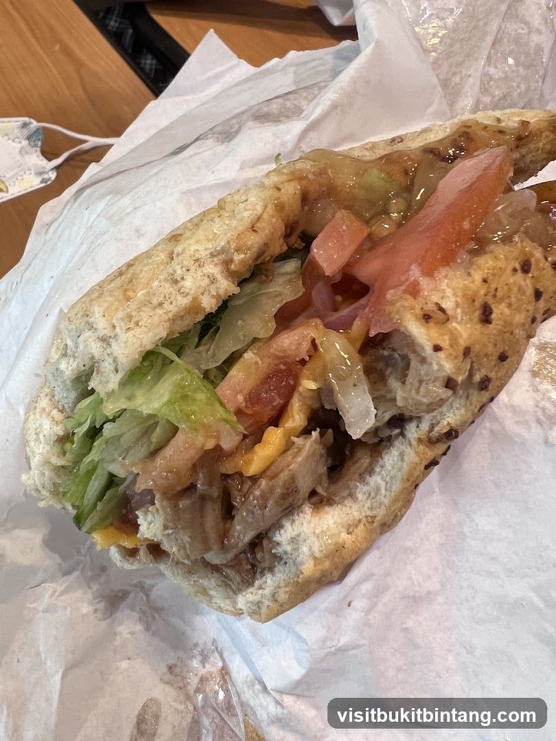 Sandwich with Lettuce and Tomato