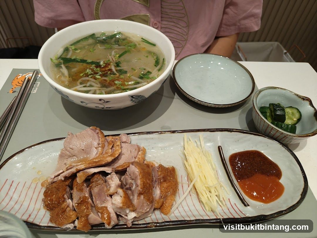 Fong Lye Coffee & Teahouse (The Gardens) 蓬萊咖啡與茶房.