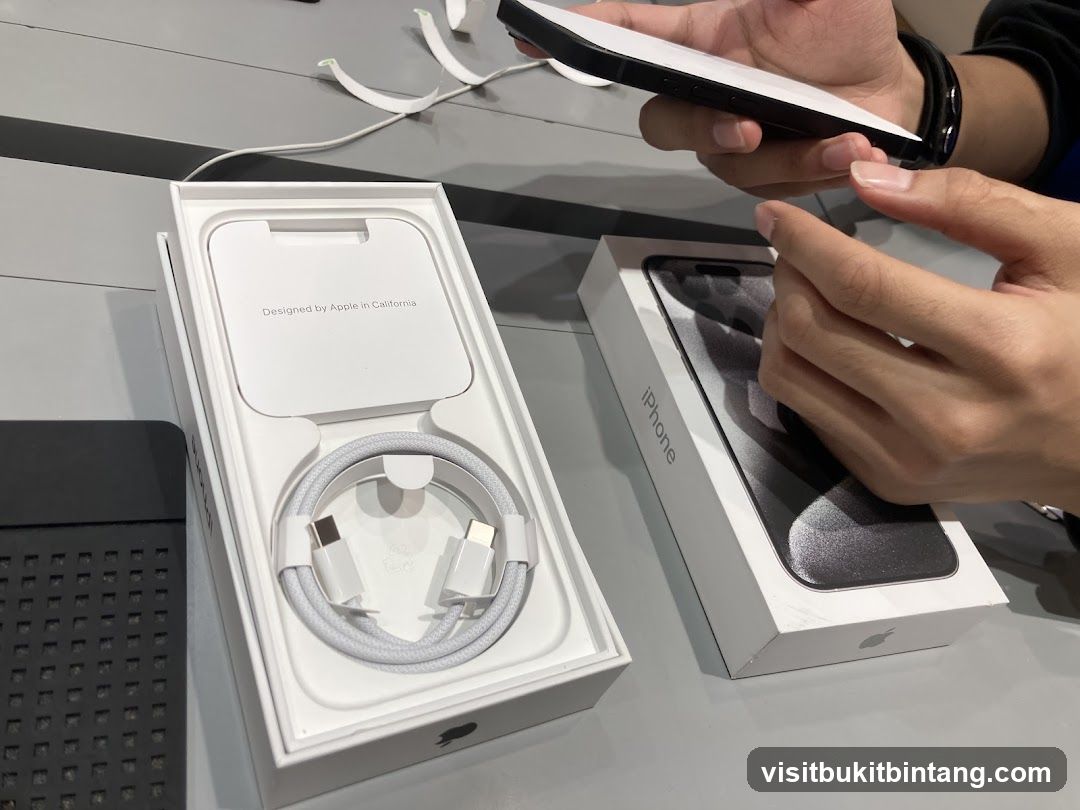 iPhone Box and Cable