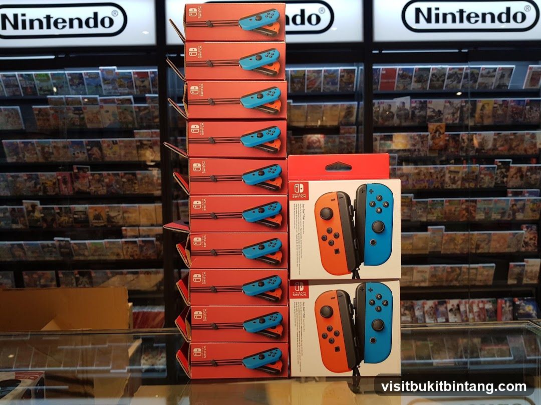 Nintendo Switch Controllers and Games